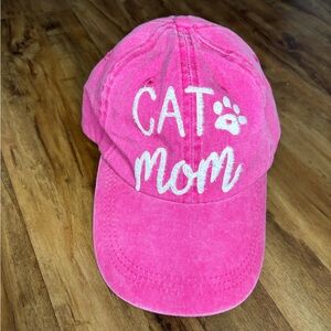 Women’s CAT MOM baseball cap in hot pink